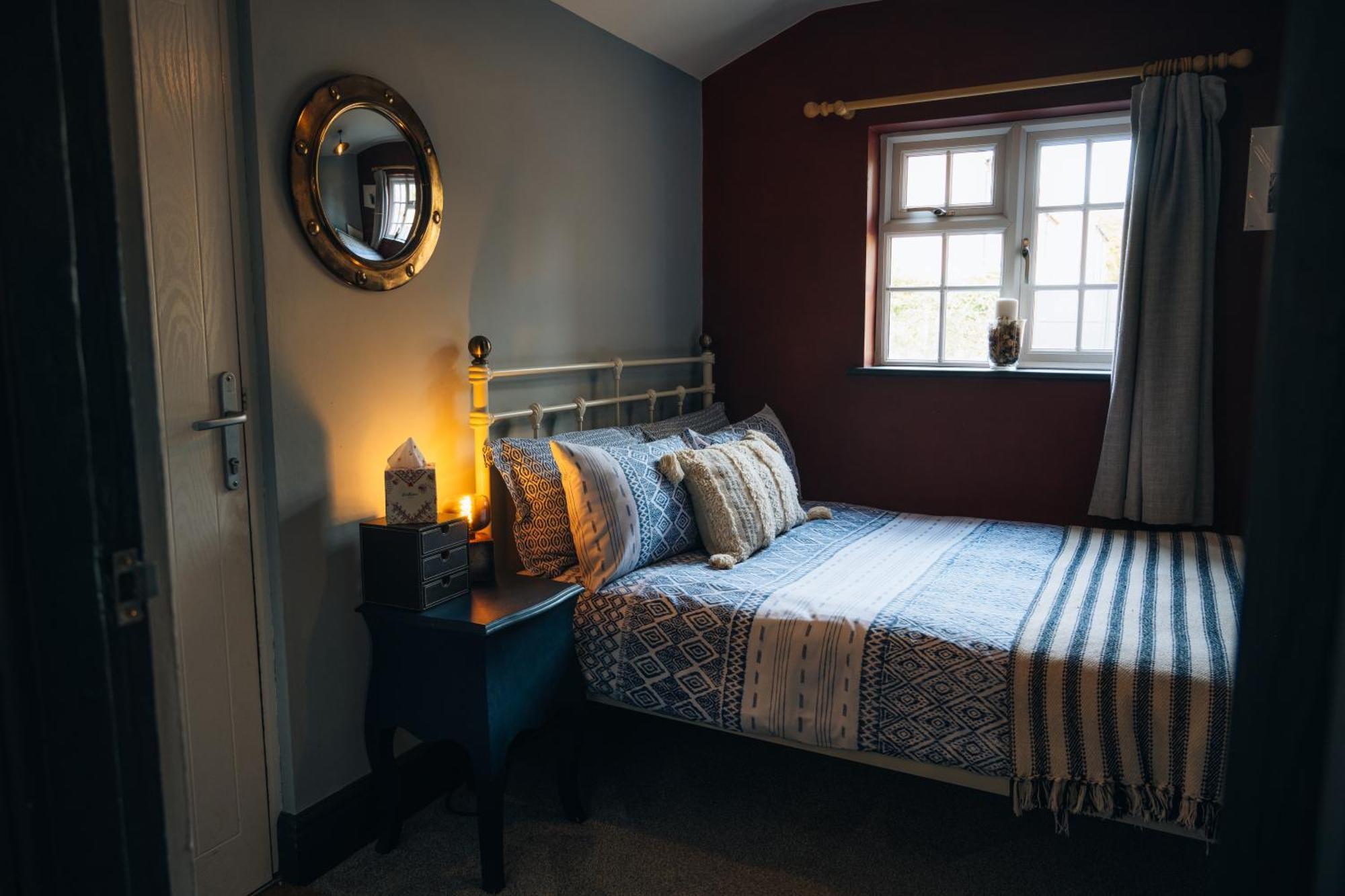 The Bolt Hole - Stratford Upon Avon - Central - Free Offstreet Parking - 2 Bed Luxury Apartment المظهر الخارجي الصورة