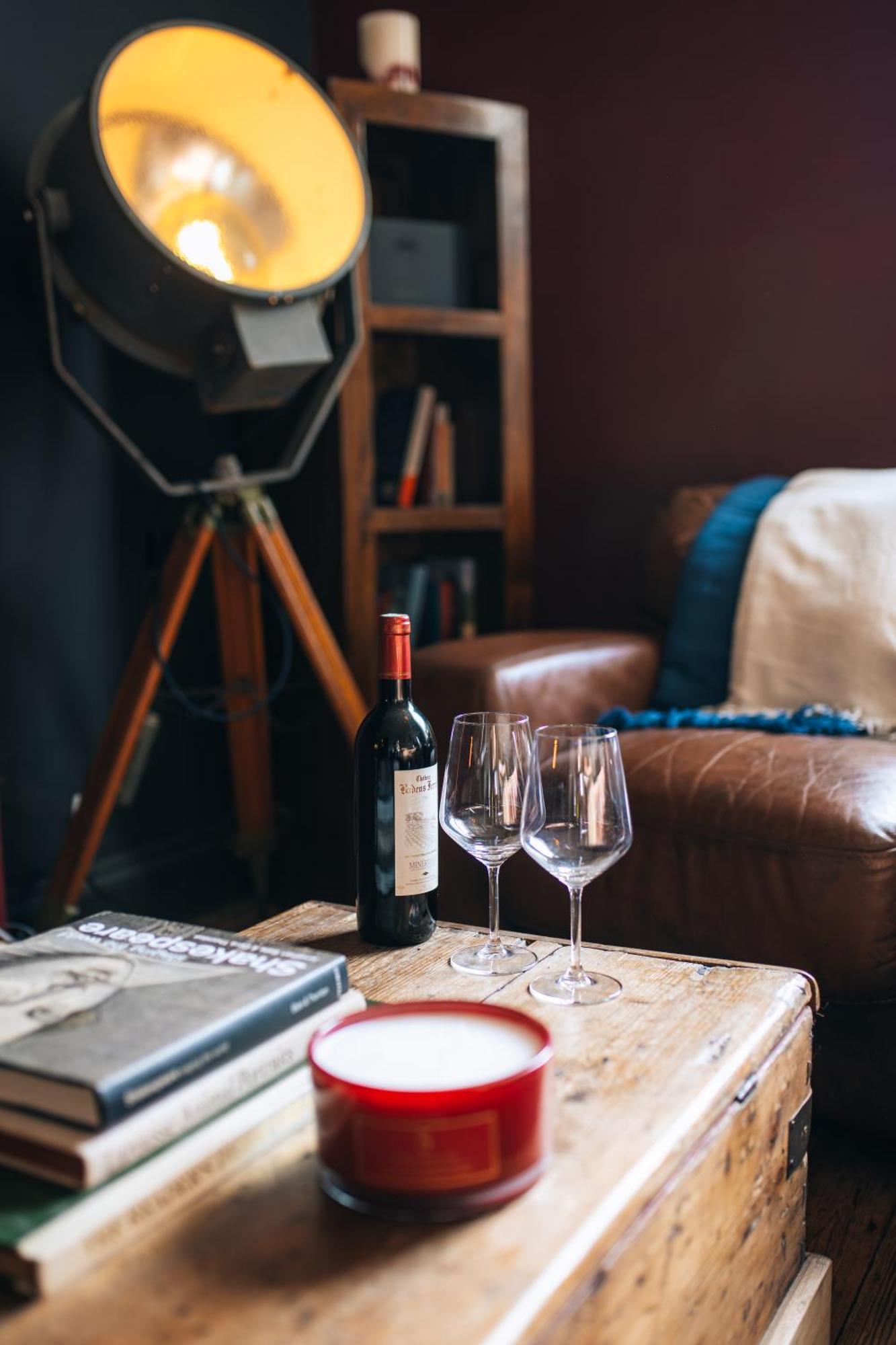 The Bolt Hole - Stratford Upon Avon - Central - Free Offstreet Parking - 2 Bed Luxury Apartment المظهر الخارجي الصورة